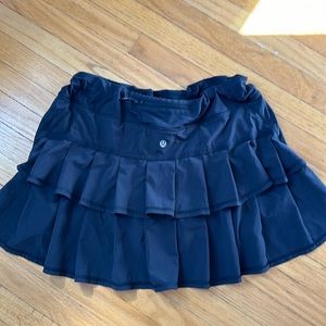Lululemon black ruffle tennis skirt